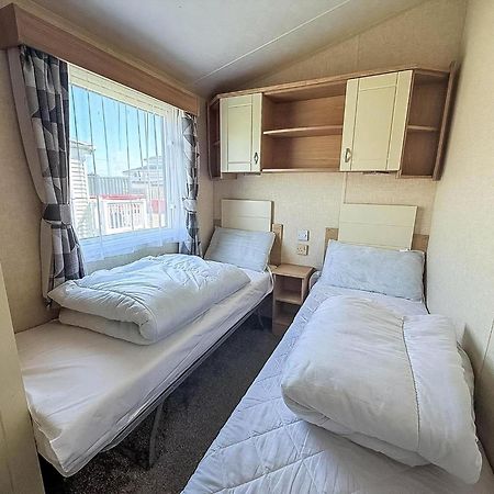 Lovely 8 Berth Caravan Nearby Scratby Beach In Norfolk Ref 50021F Great Yarmouth Zewnętrze zdjęcie